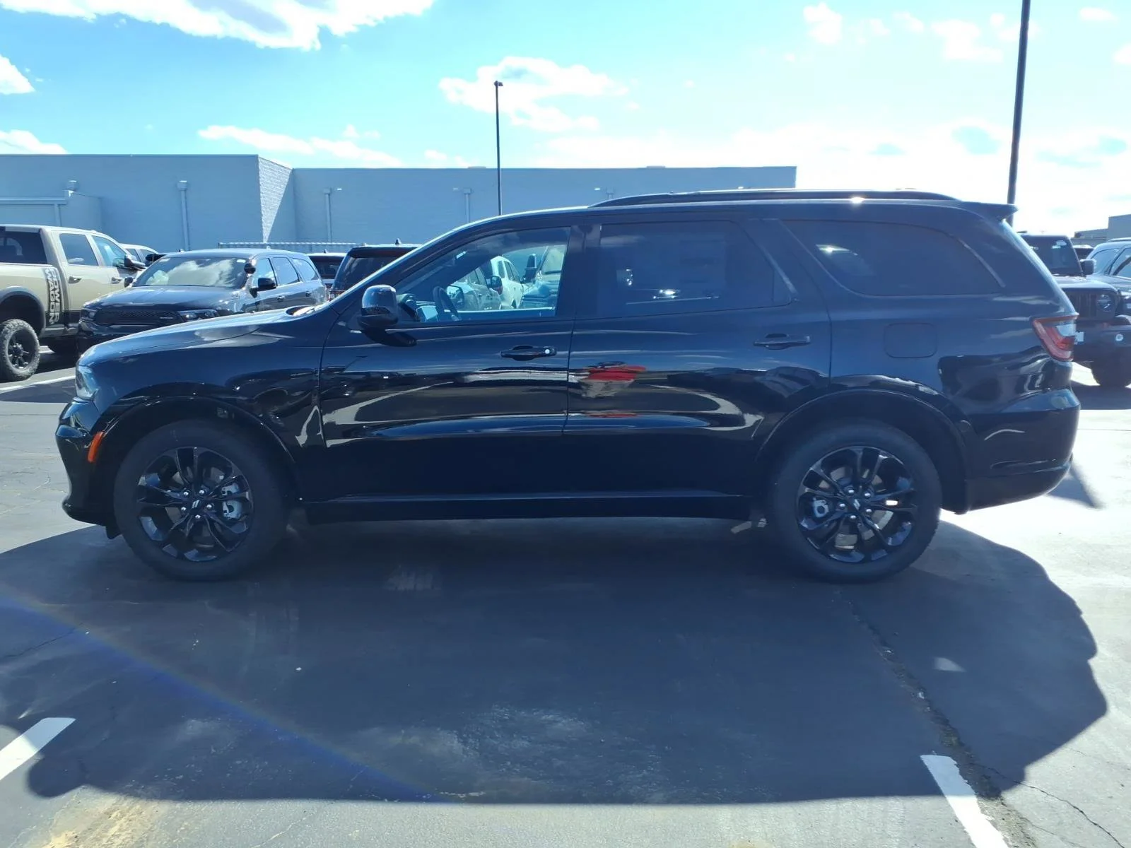 New 2026 Diamond Black Clear-Coat Exterior Paint Dodge GT image 3
