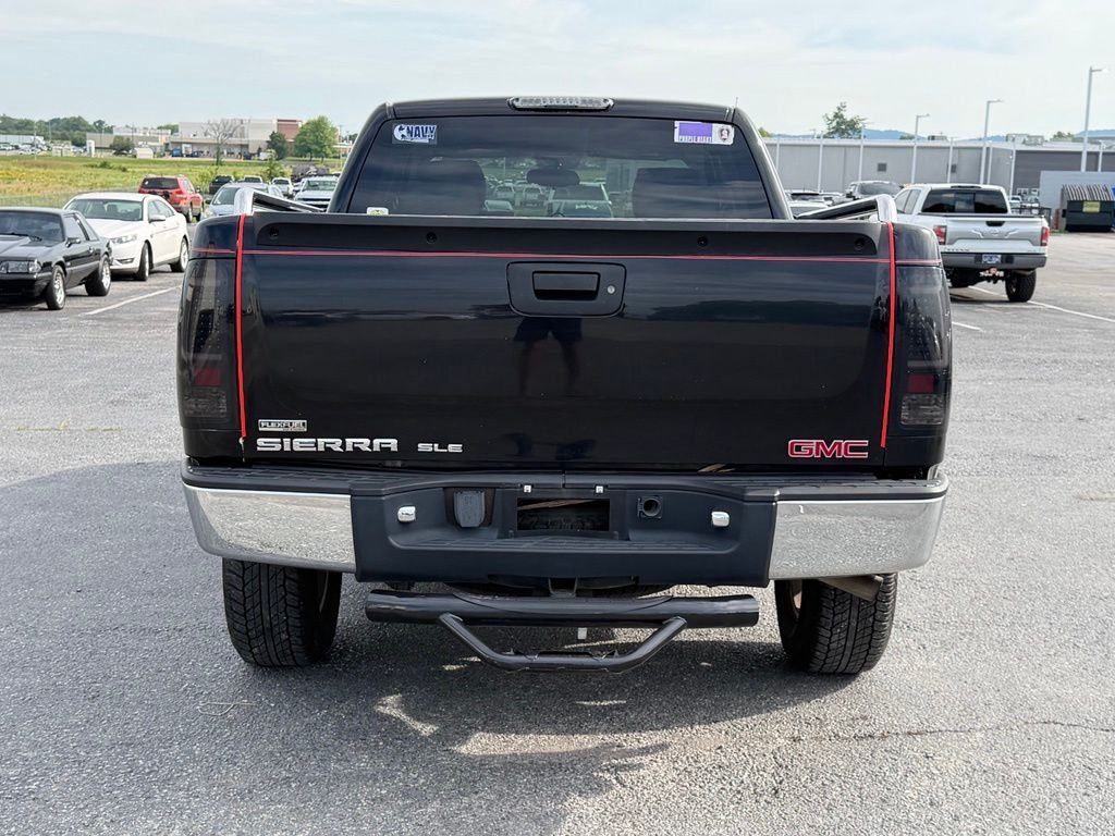 Used 2011 Black GMC SLE image 6