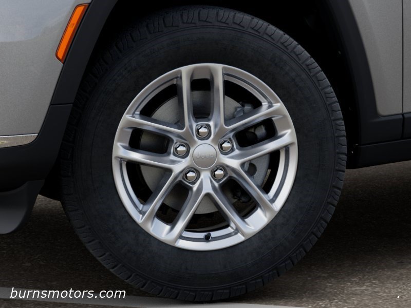 New 2026 Silver Zynith Exterior Paint Jeep Laredo image 8