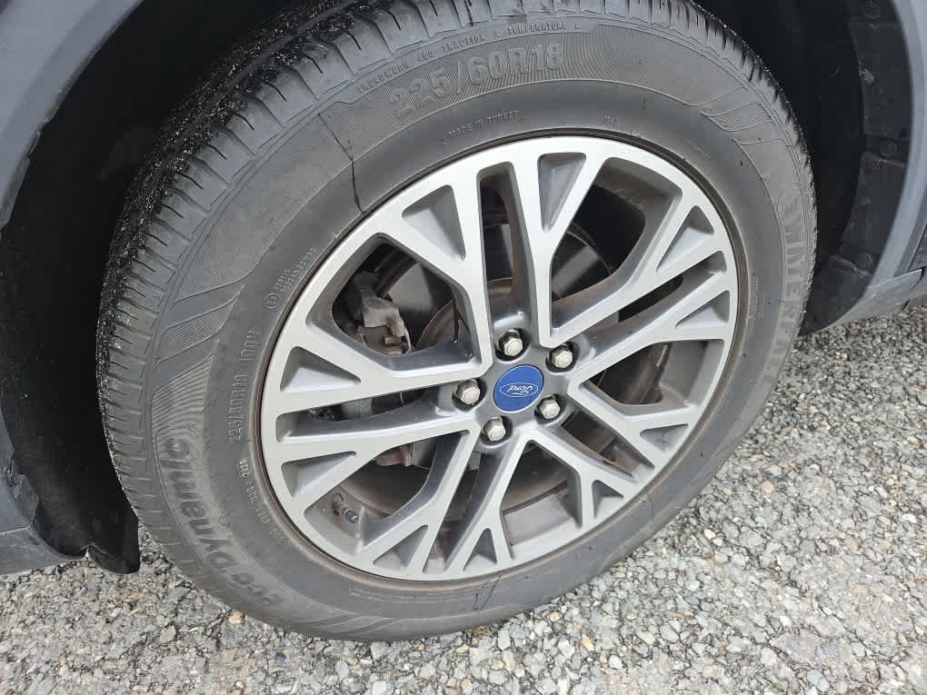 Used 2020 Agate Black Metallic Ford SEL image 6