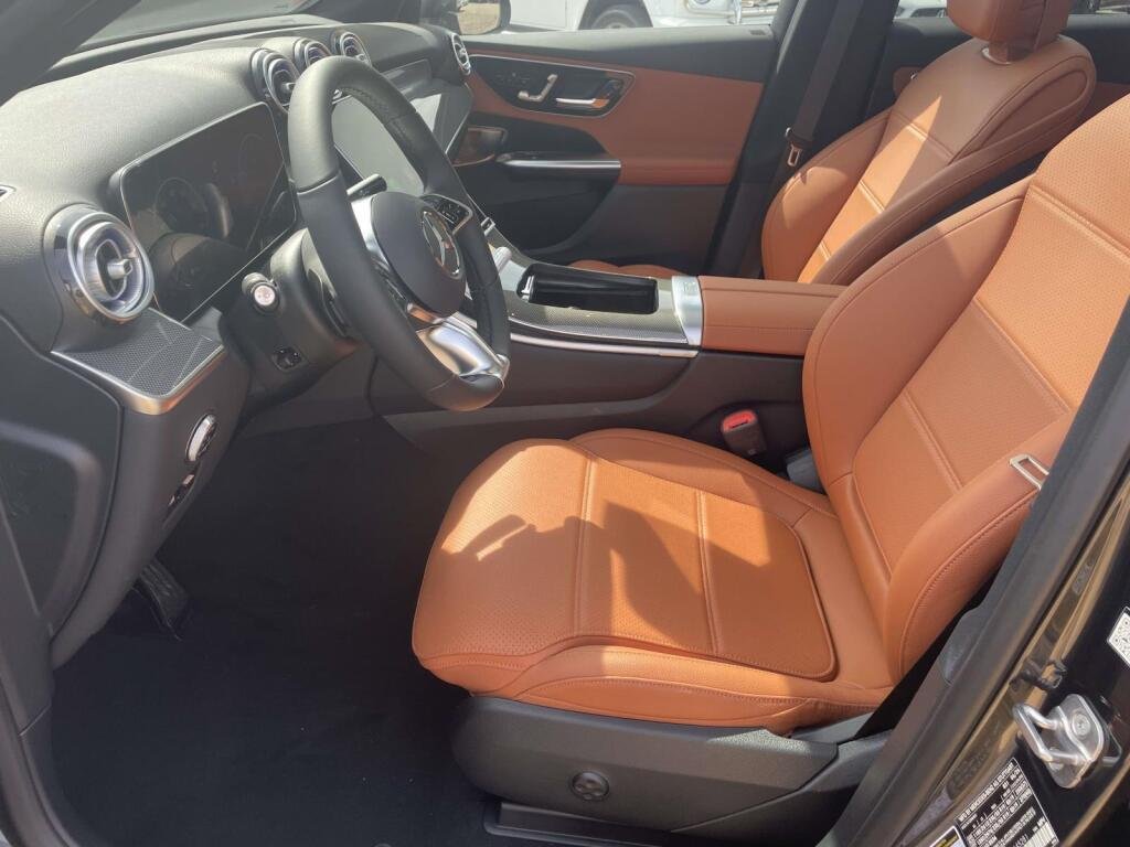 New 2027 Graphite Grey Metallic Mercedes-Benz GLC 300 image 15
