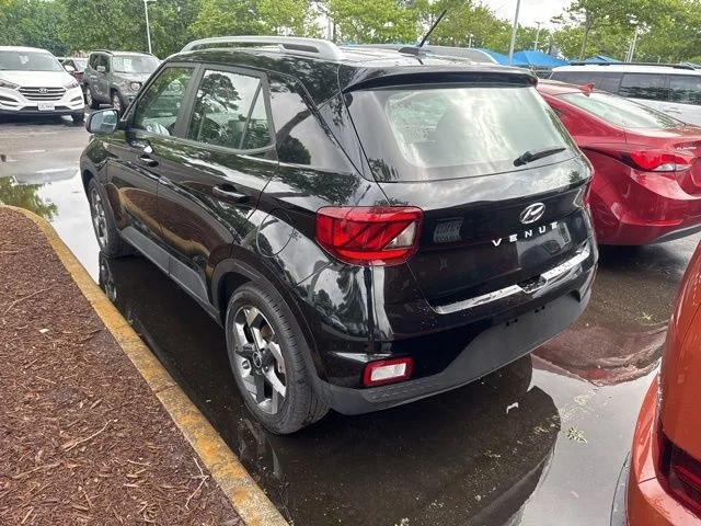 Used 2025 Onyx Black Hyundai SEL image 6