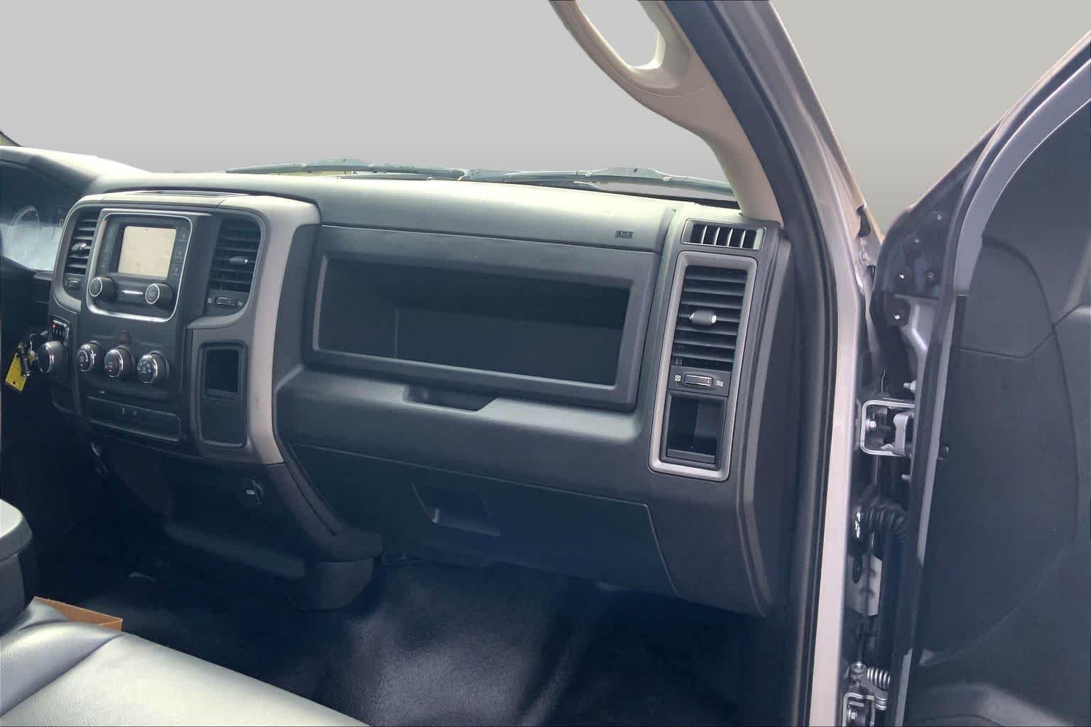 Used 2022 Billet Silver Metallic Clearcoat Ram Tradesman image 15