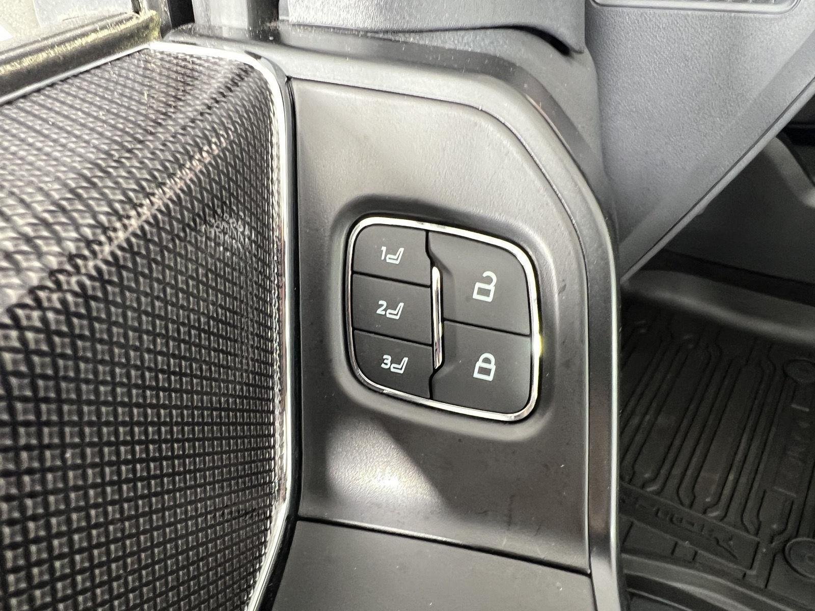 Used 2022 Oxford White Ford Raptor image 17