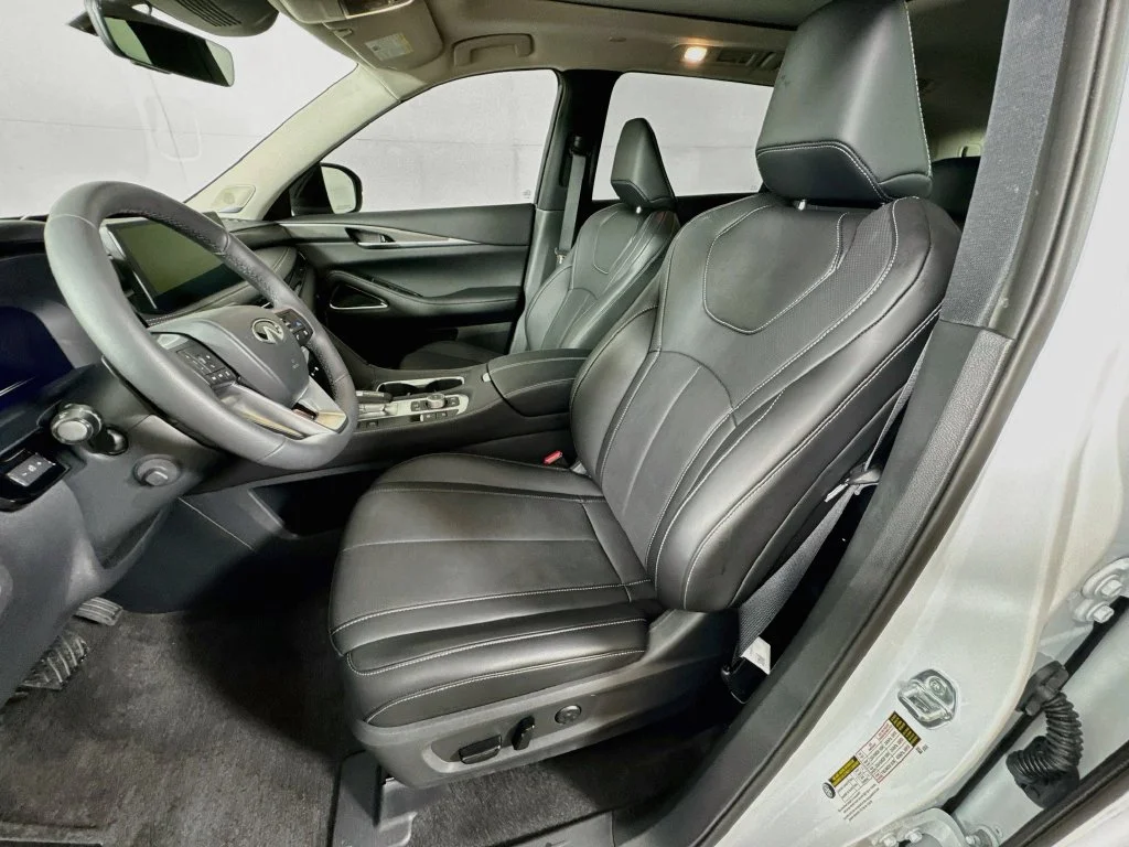 Certified Used 2027 White INFINITI LUXE image 28