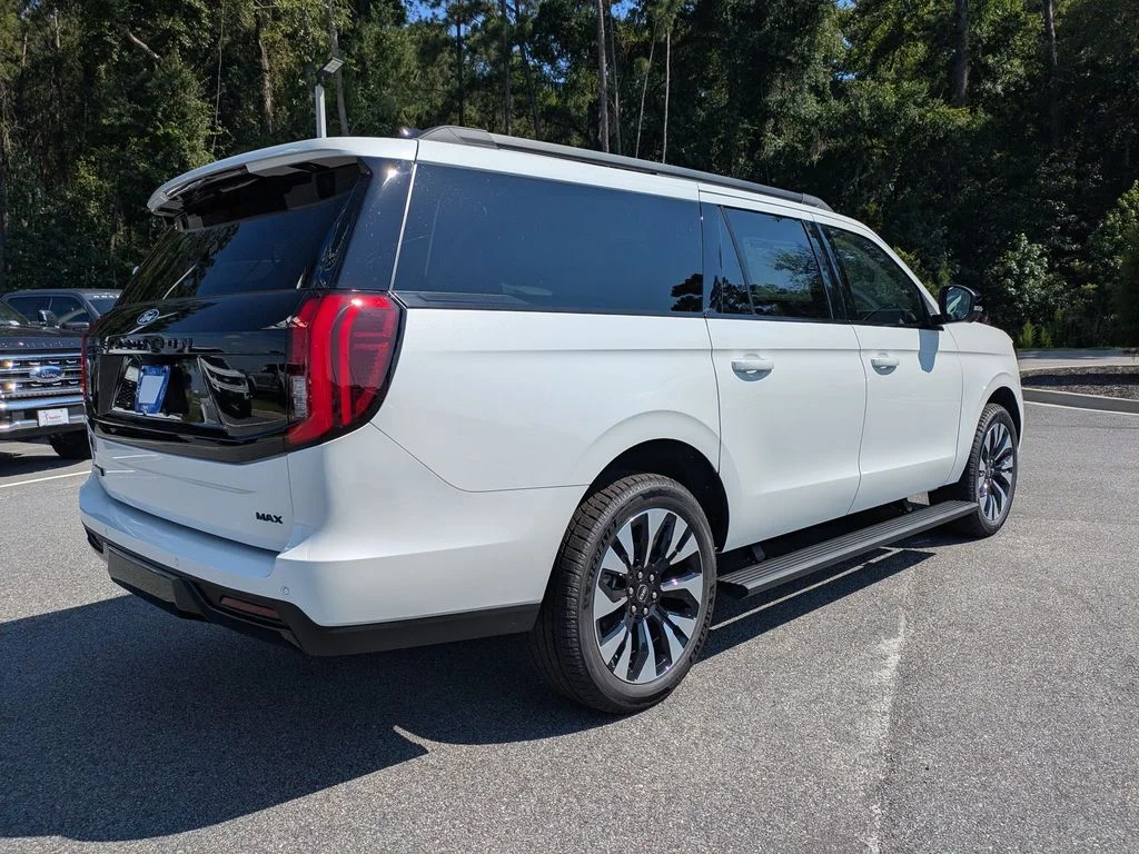 New 2027 Star White Metallic Tri-Coat Ford Platinum image 4