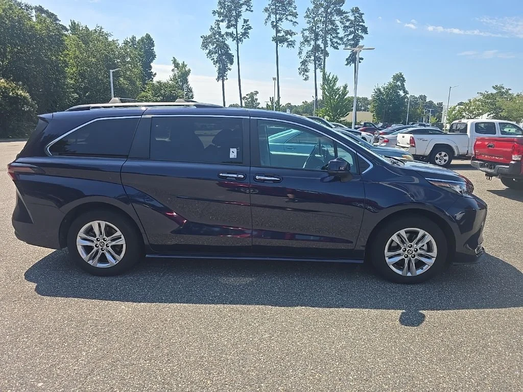 Used 2024  Toyota XLE image 4