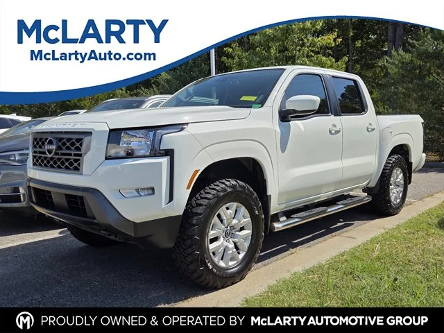 Used 2023 White Nissan SV image 1