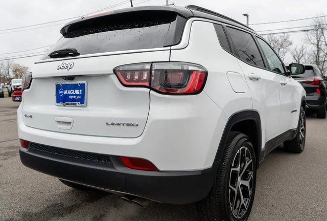 Used 2022 White Jeep Limited image 6