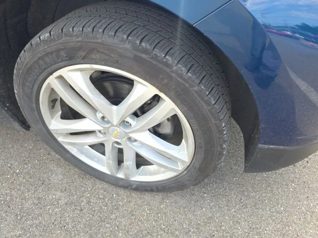 Used 2019 Blue Chevrolet Premier image 4