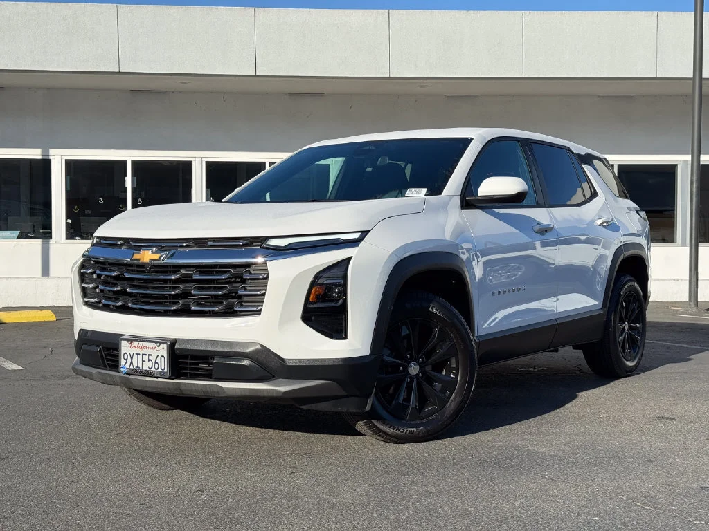 Used 2026 Summit White Chevrolet LT image 2
