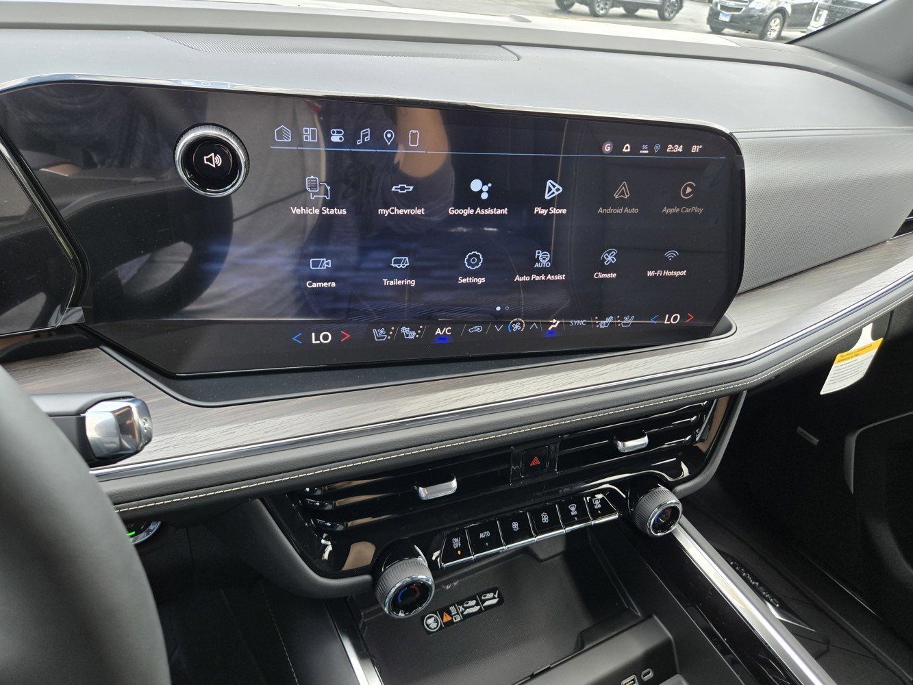 2026 Chevrolet Suburban Premier - Photo 6