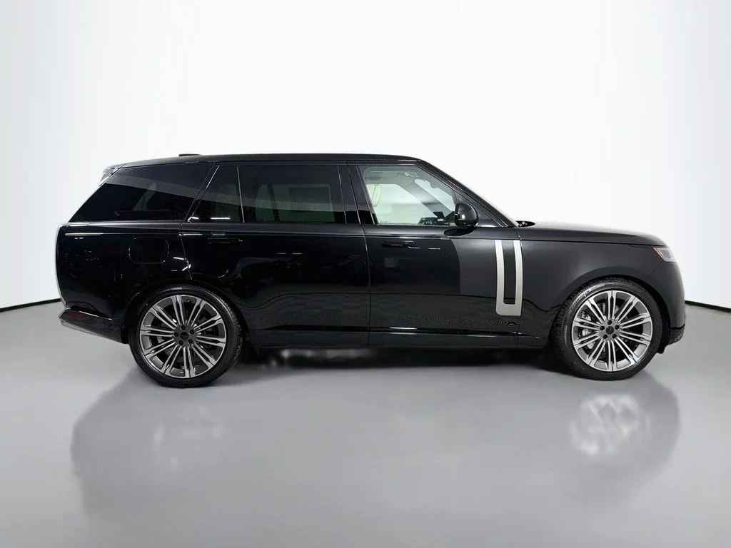 New 2026 Santorini Black Land Rover SE LWB 7-Seats / V8 image 4