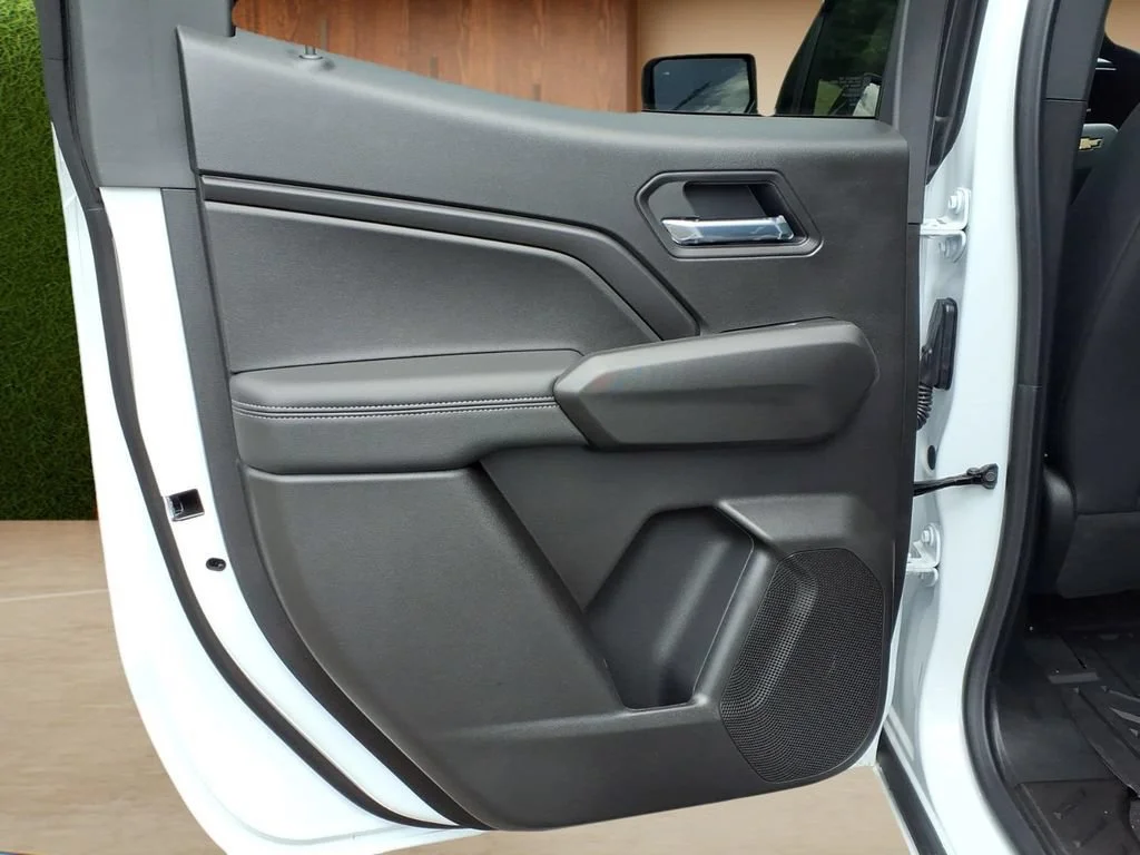 New 2026 Summit White Chevrolet LT image 24