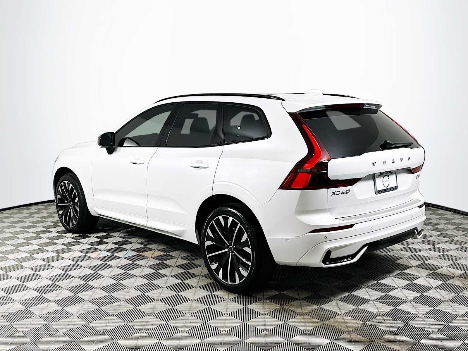 New 2026 Crystal White Volvo Ultra image 5