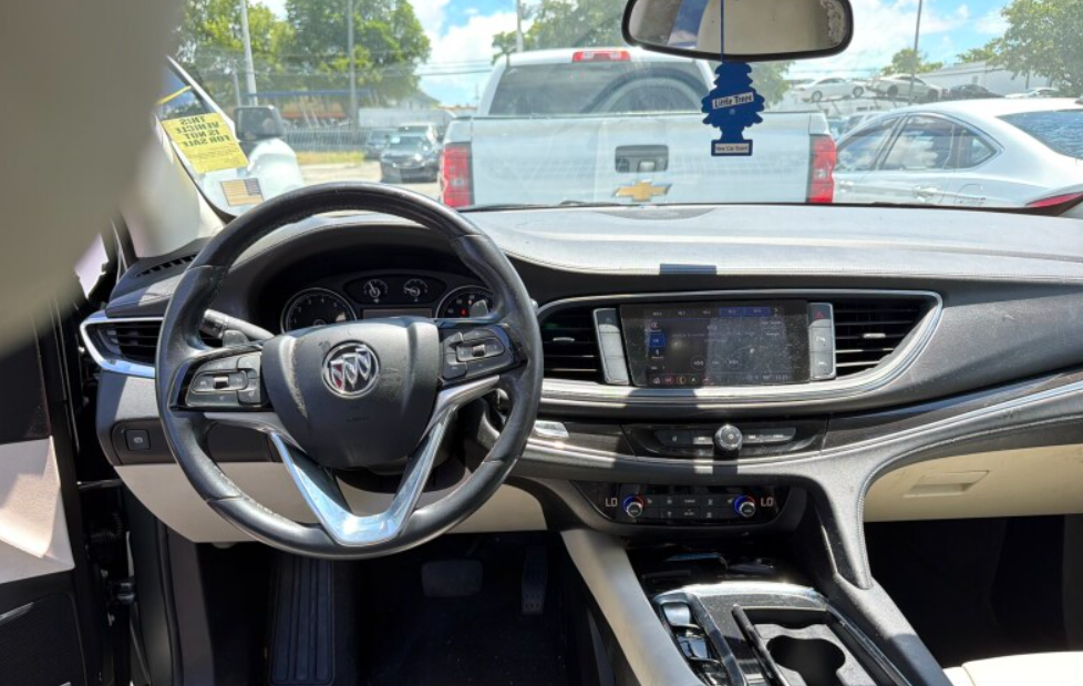 Used 2023 Green Buick Essence image 7