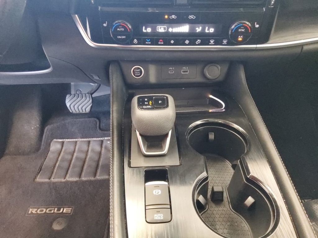 Used 2023 White Nissan Platinum image 27