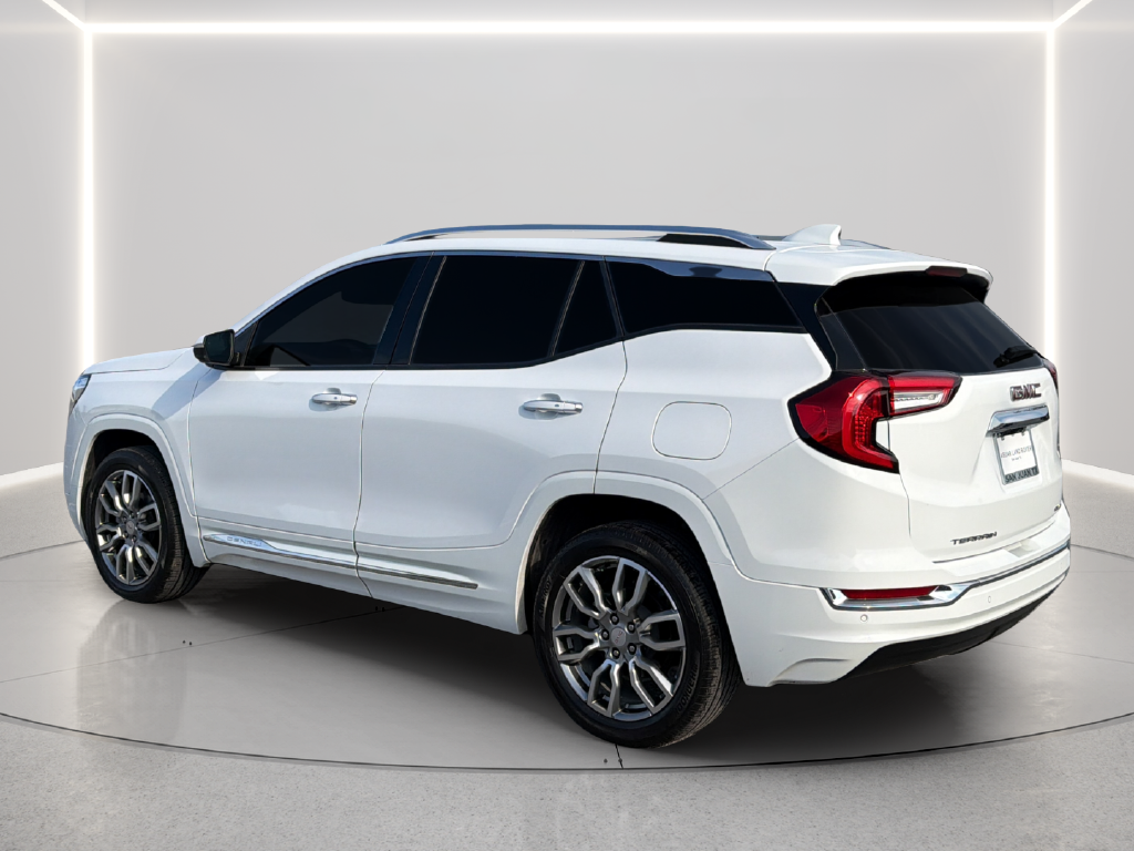 Used 2024 White GMC Denali image 14