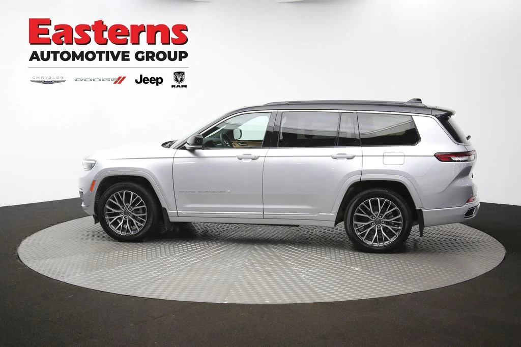 Used 2024 Silver Jeep Summit image 65