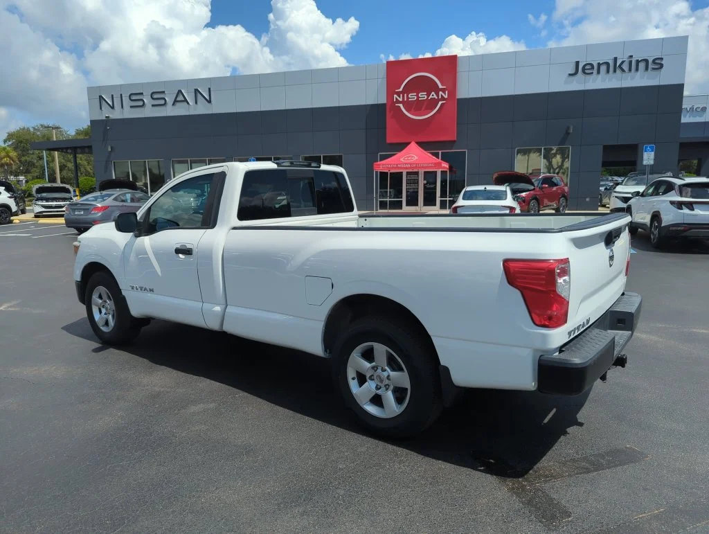 Used 2019 White Nissan S image 9