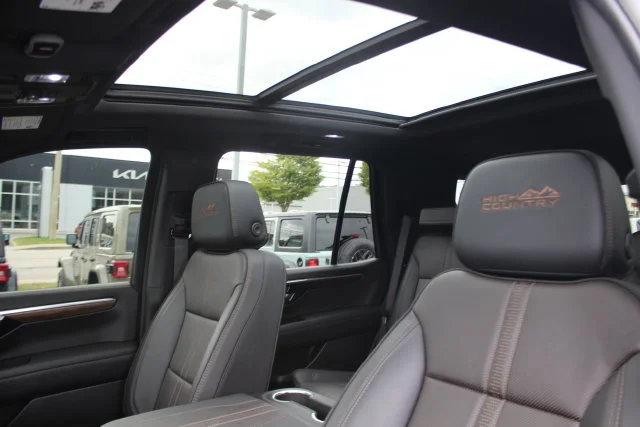 Used 2025 Black Chevrolet High Country image 23