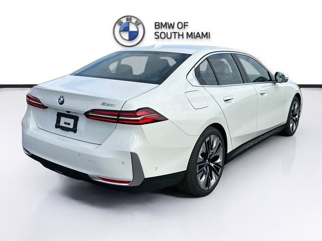New 2026 White BMW 530i image 6