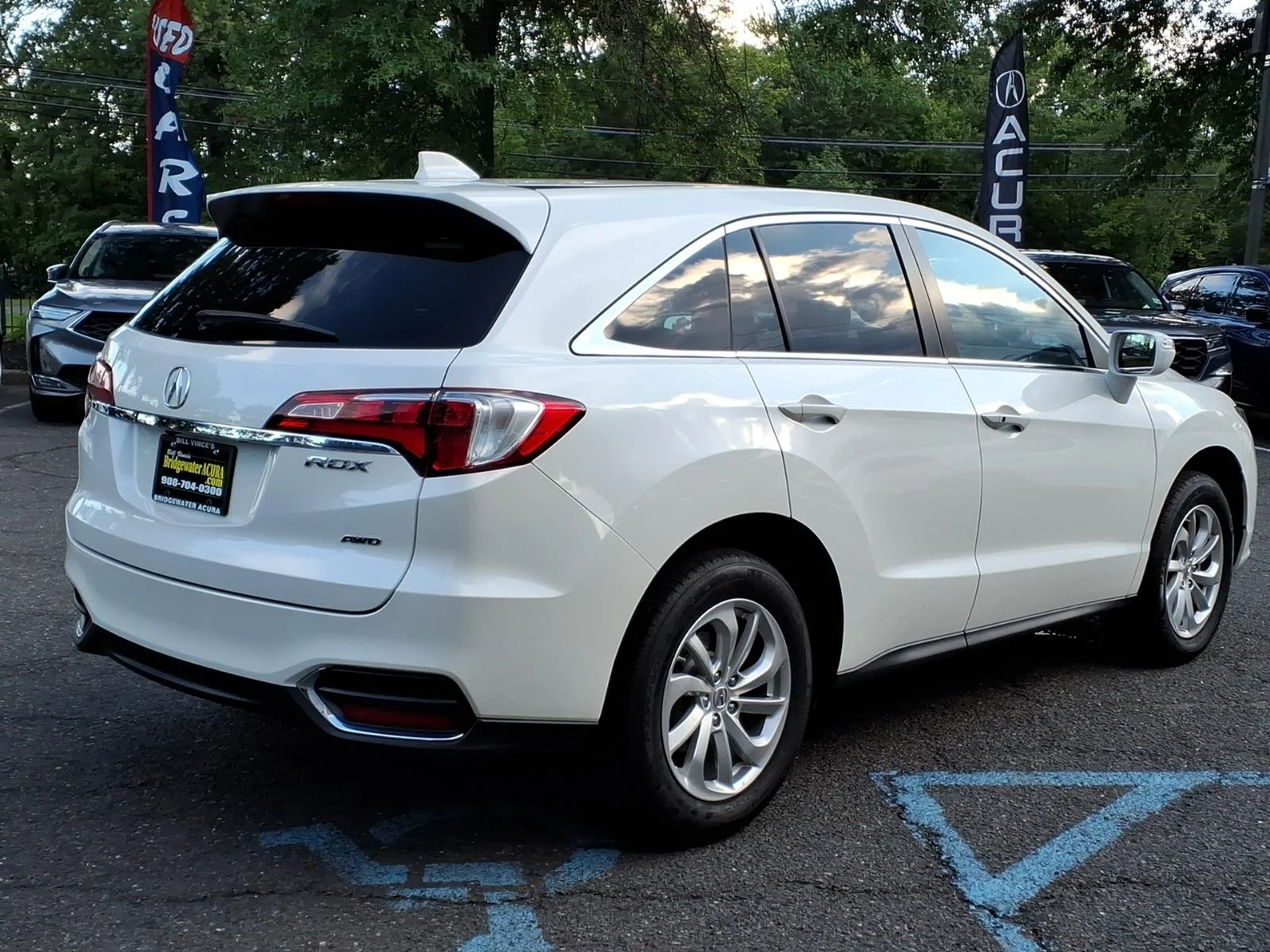 Used 2017 White Diamond Pearl Acura AWD with Technology Package image 4