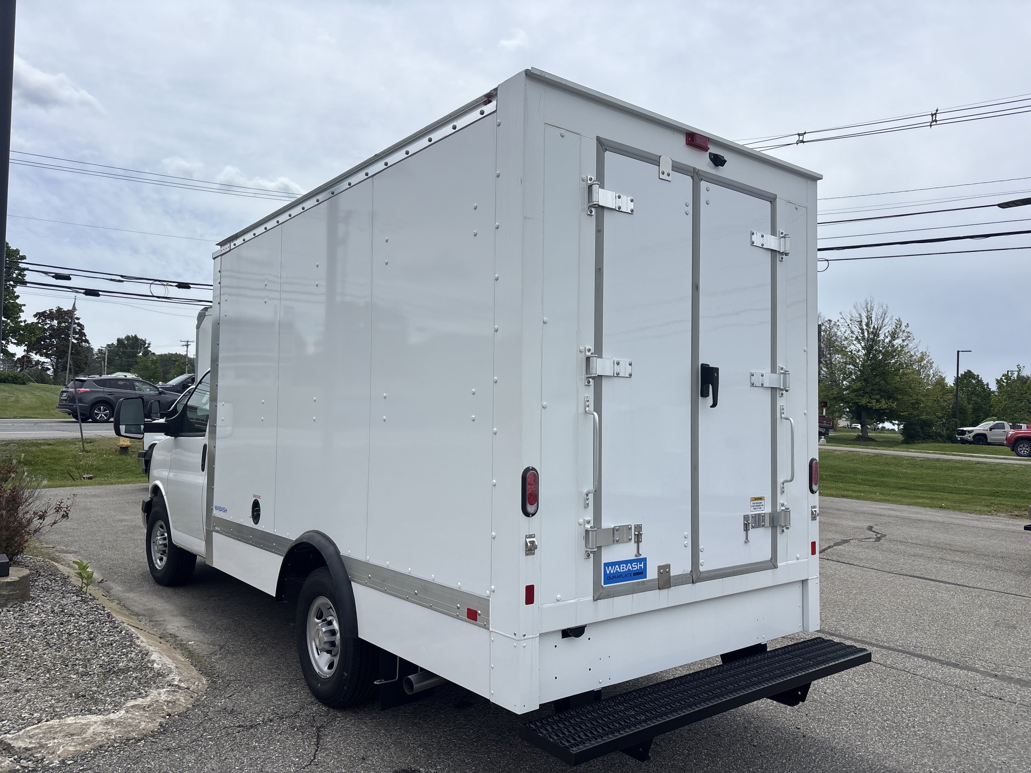 New 2025 Summit White Chevrolet 1WT image 2