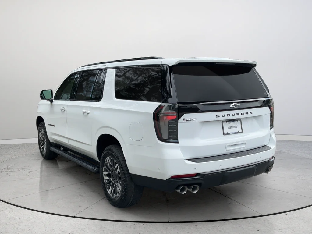 2026 Chevrolet Suburban Z71 - Photo 7