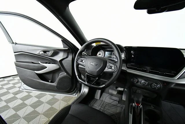 Used 2025 Sterling Gray Metallic Chevrolet 1RS image 19