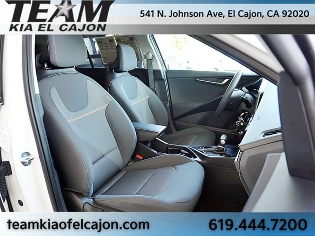 Used 2024 White Kia LX image 12