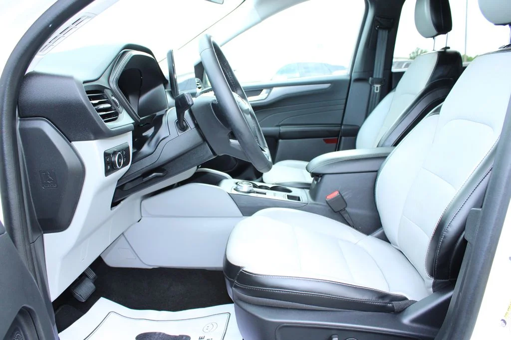 Used 2024 White Metallic Ford Base image 30