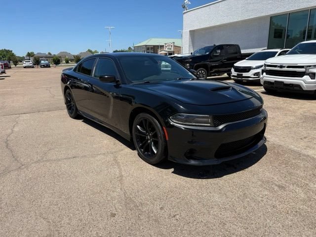 Used 2018  Dodge SXT Plus image 1