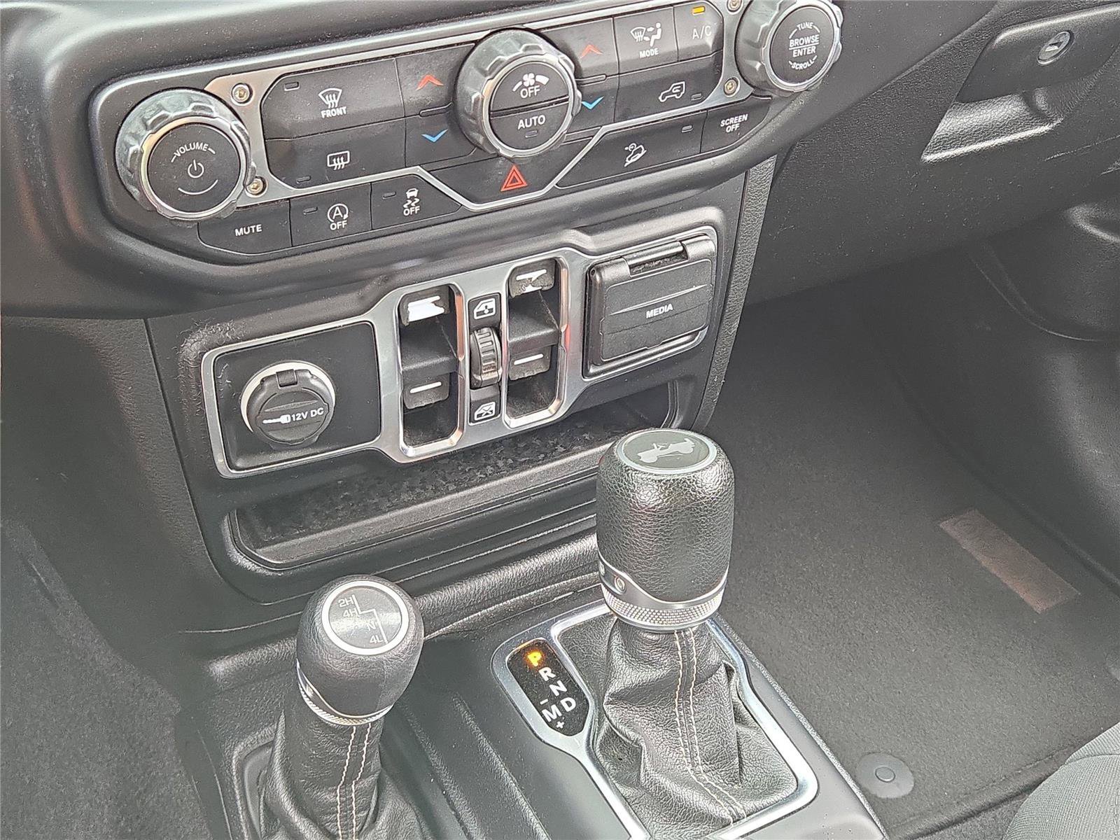 Used 2020 Gray Jeep Sahara image 29