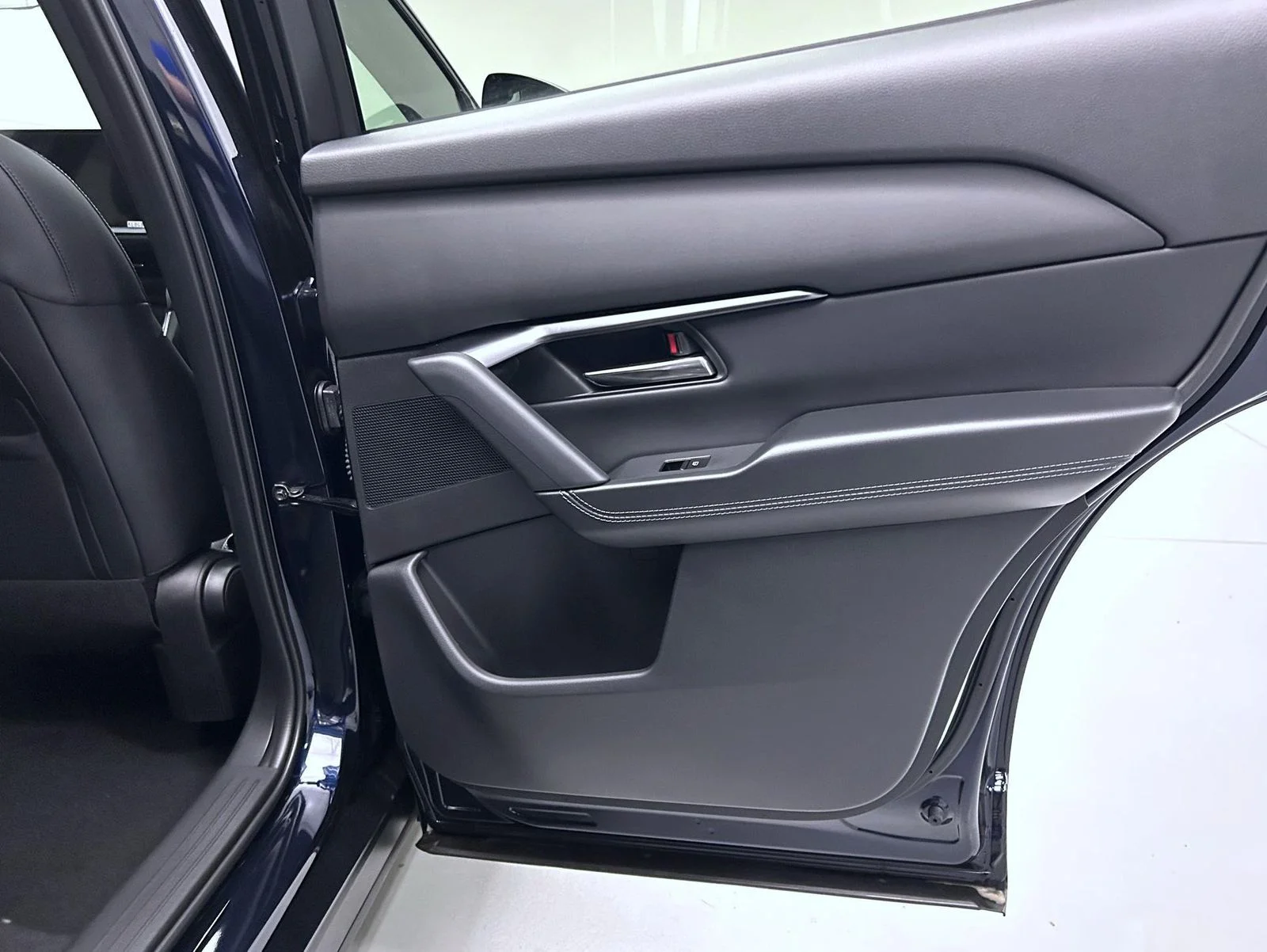 New 2026 Navy Blue Mica Mazda 2.5 S Preferred AWD image 18