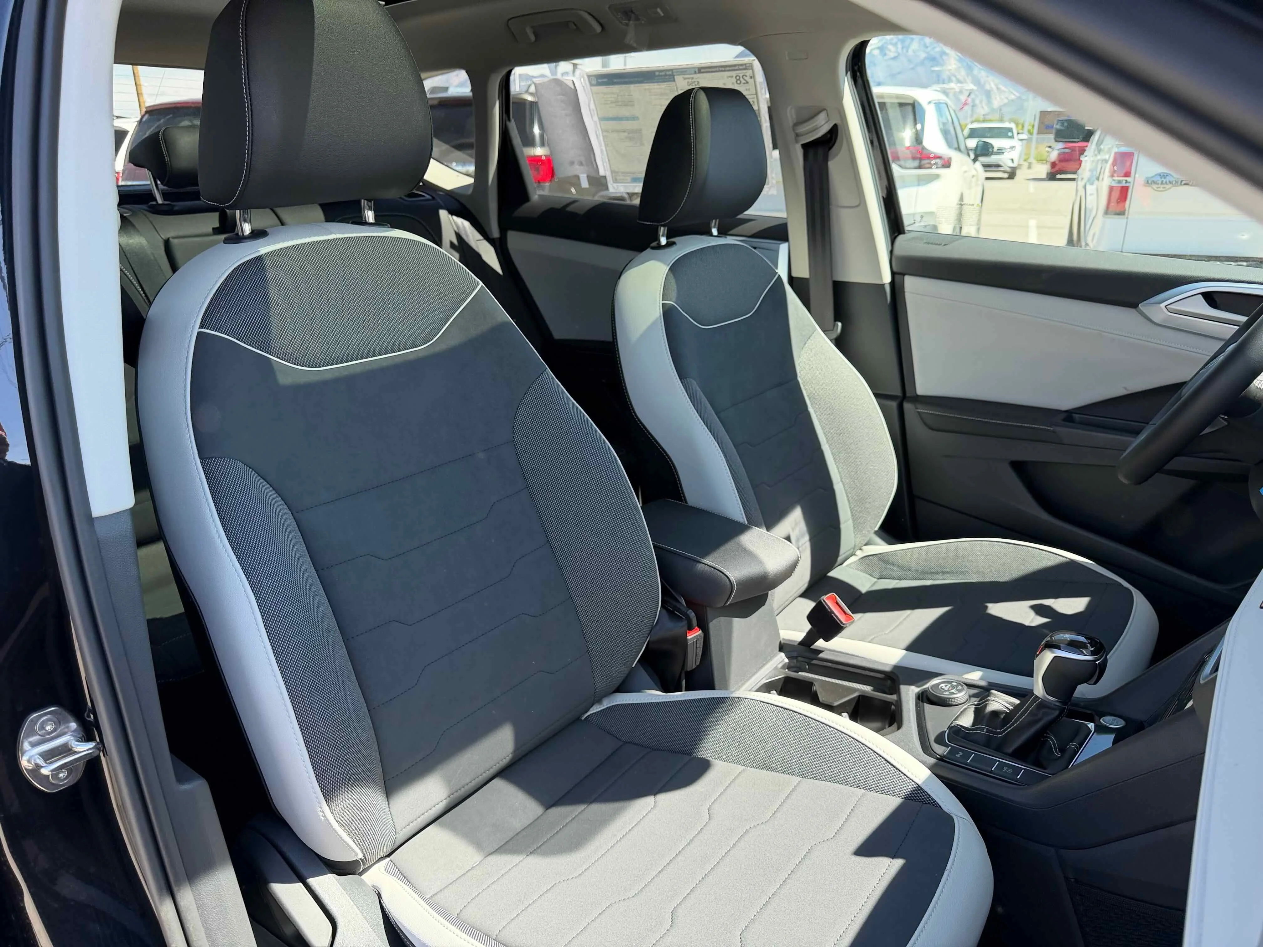 New 2026 Deep Black Volkswagen SE image 32