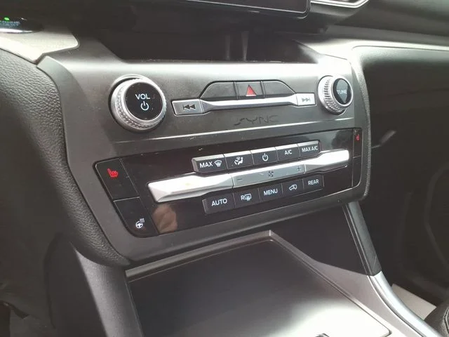 Used 2020 White Ford XLT image 29
