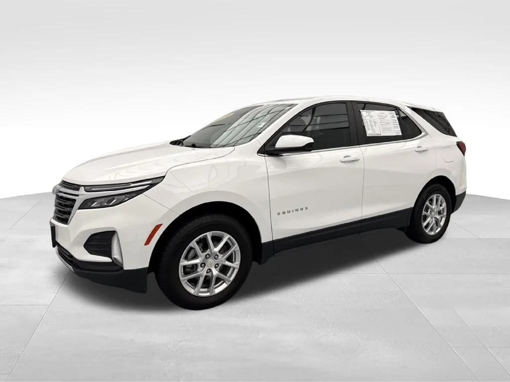 Used 2024 Summit White Chevrolet LT image 3