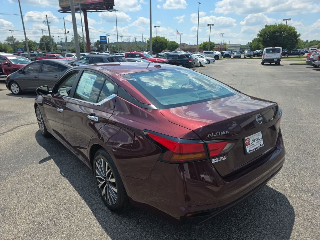 Used 2025  Nissan 2.5 SV image 6