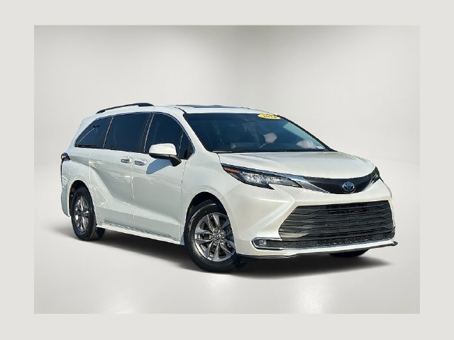 2022 Toyota Sienna XLE