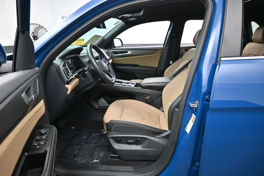 Used 2025 Blue Metallic Volkswagen 2.0T SE image 10