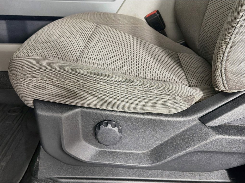 Used 2022 Silver Ford XLT image 24