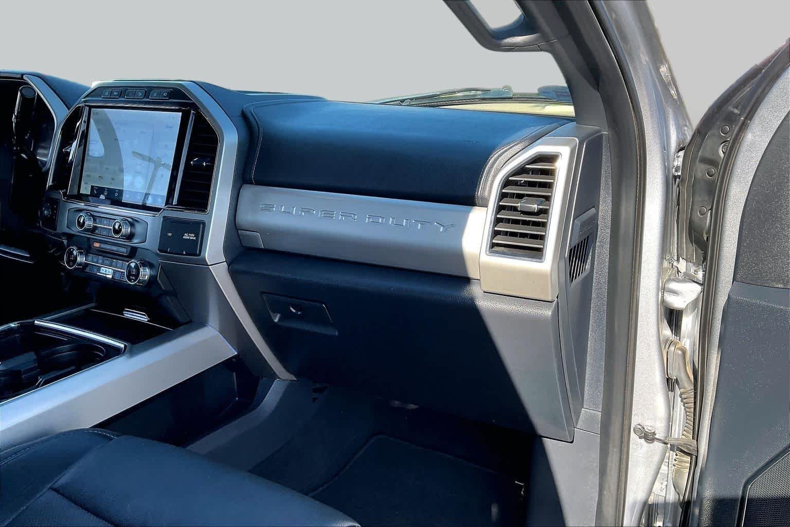 Used 2022 Iconic Silver Metallic Ford LARIAT image 18