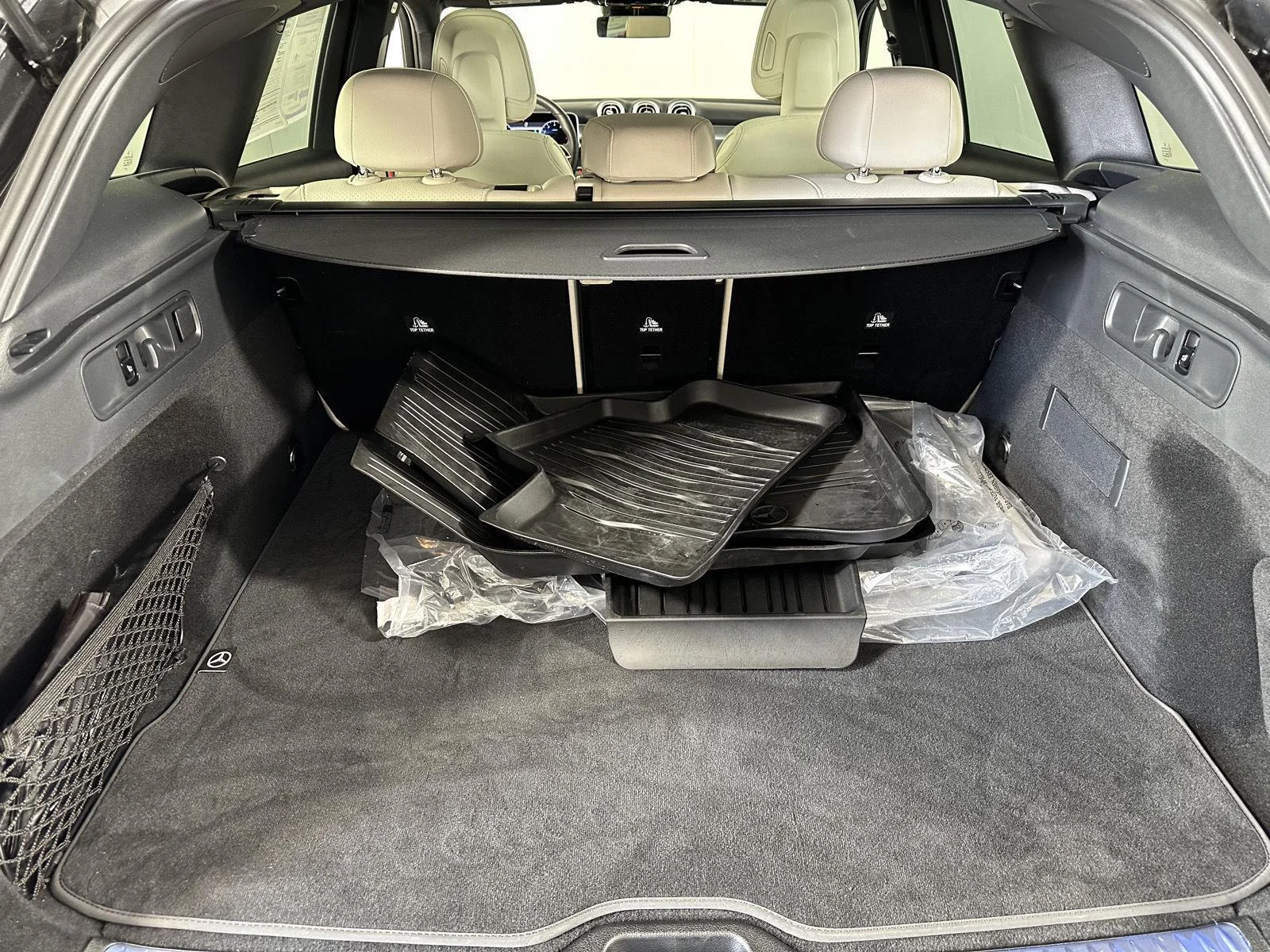 Used 2026  Mercedes-Benz GLC 300 image 32