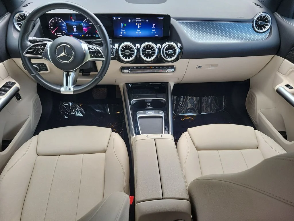 Used 2025 White Mercedes-Benz GLA 250 image 17
