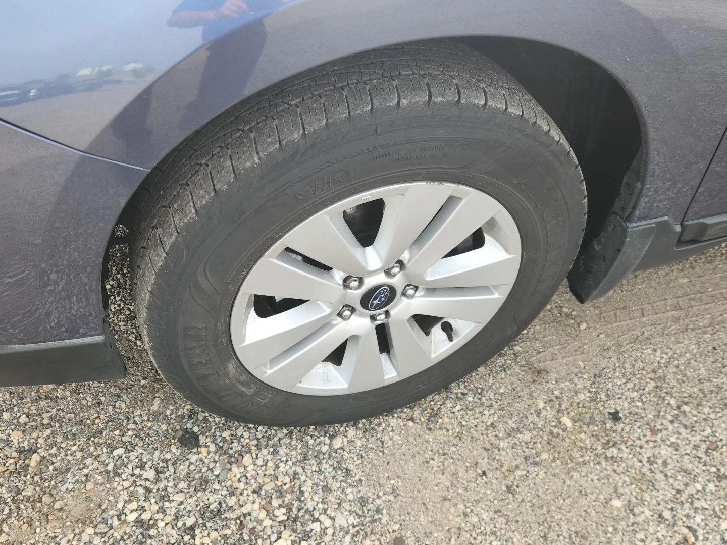 Used 2018 Twilight Blue Metallic Subaru Premium image 9
