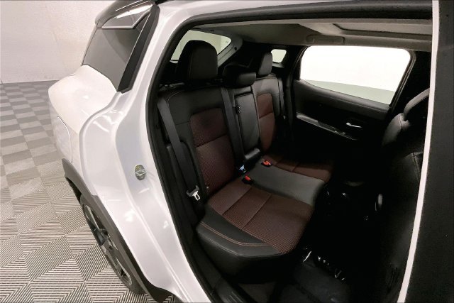 New 2026 Aspen White Tricoat/Super Black Nissan SR image 31