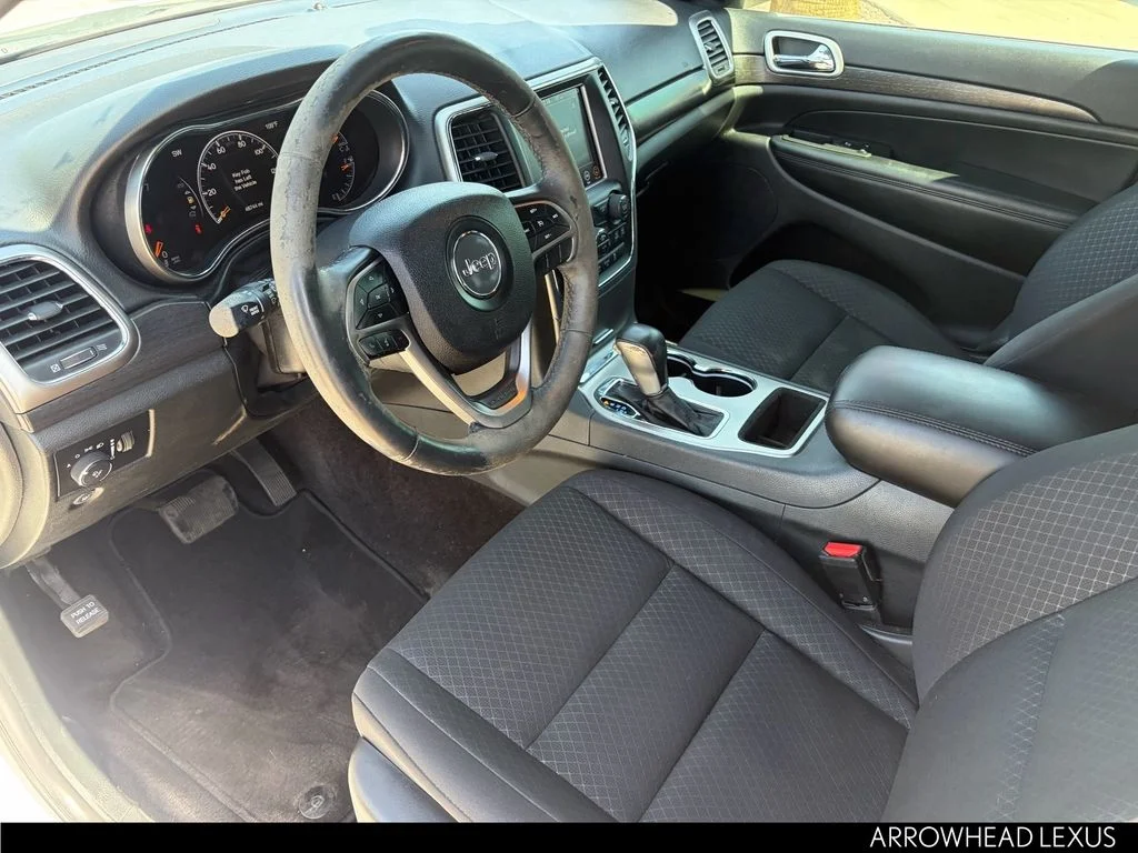 Used 2018 White Jeep Laredo E image 11