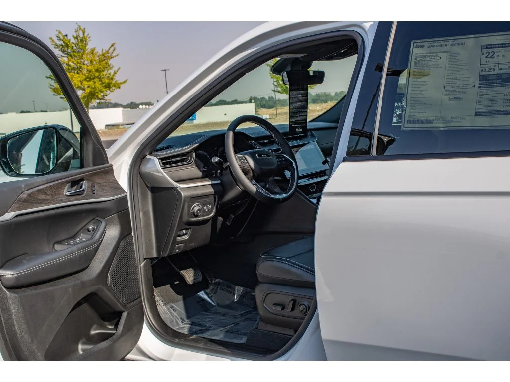 New 2026 Bright White Clearcoat Jeep Limited image 26