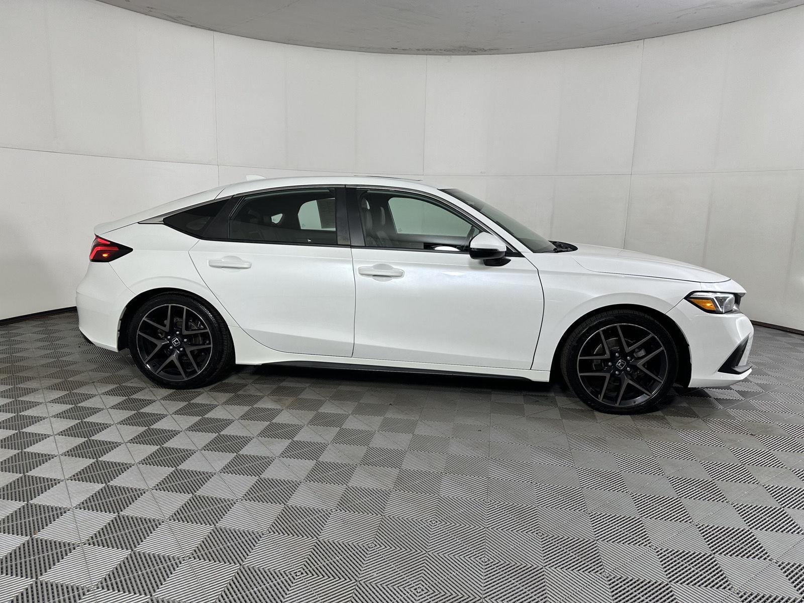 Used 2022 Platinum White Pearl Honda Sport Touring image 4